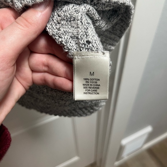 Leo & Nicole Gray Sweater - Picture 4 of 4